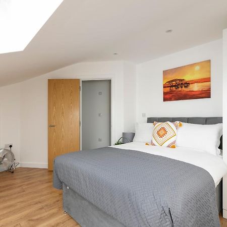 Skyvillion - 4 Bed Luxury Apartment With Balcony & Parking Enfield Exteriér fotografie