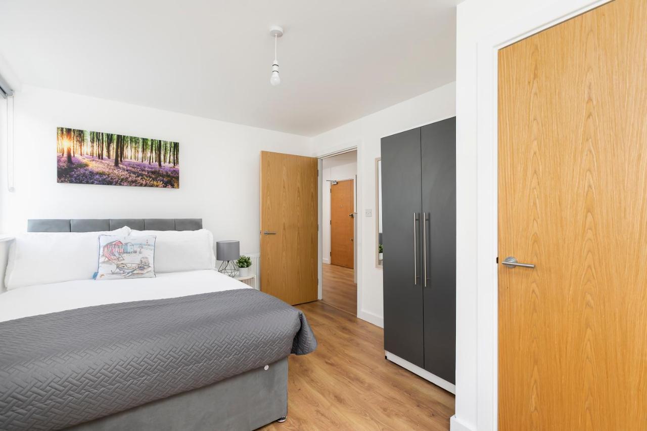 Skyvillion - 4 Bed Luxury Apartment With Balcony & Parking Enfield Exteriér fotografie