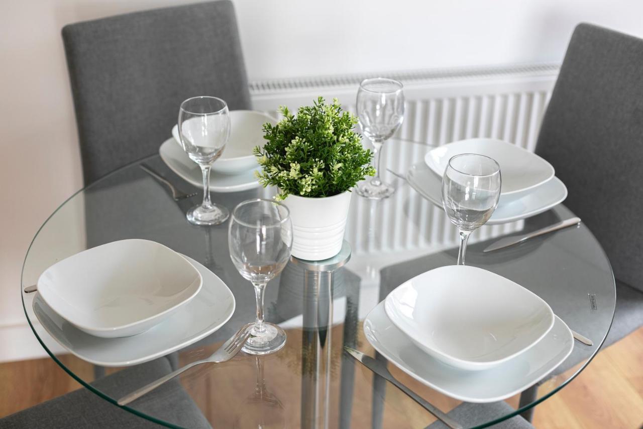 Skyvillion - 4 Bed Luxury Apartment With Balcony & Parking Enfield Exteriér fotografie
