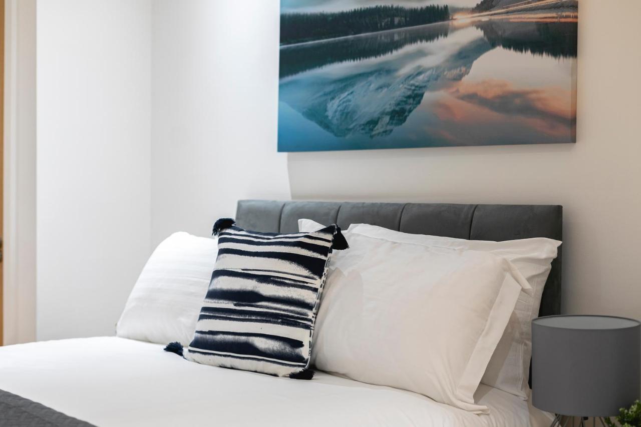 Skyvillion - 4 Bed Luxury Apartment With Balcony & Parking Enfield Exteriér fotografie