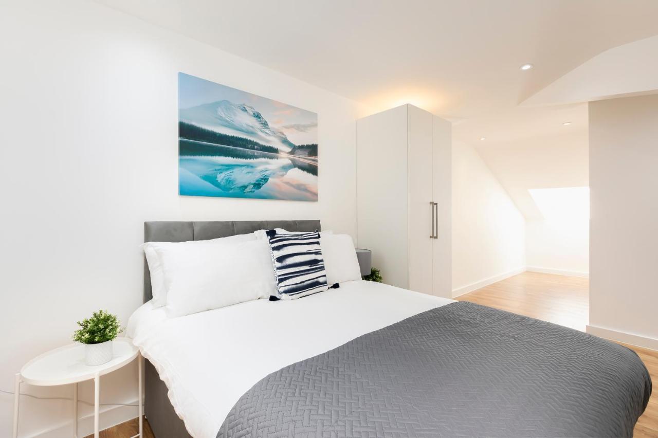 Skyvillion - 4 Bed Luxury Apartment With Balcony & Parking Enfield Exteriér fotografie