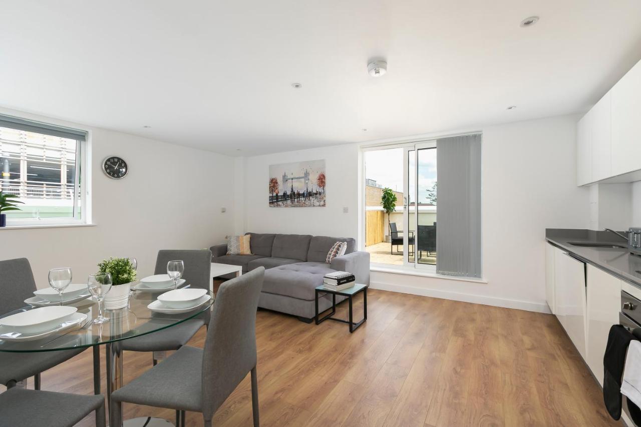 Skyvillion - 4 Bed Luxury Apartment With Balcony & Parking Enfield Exteriér fotografie