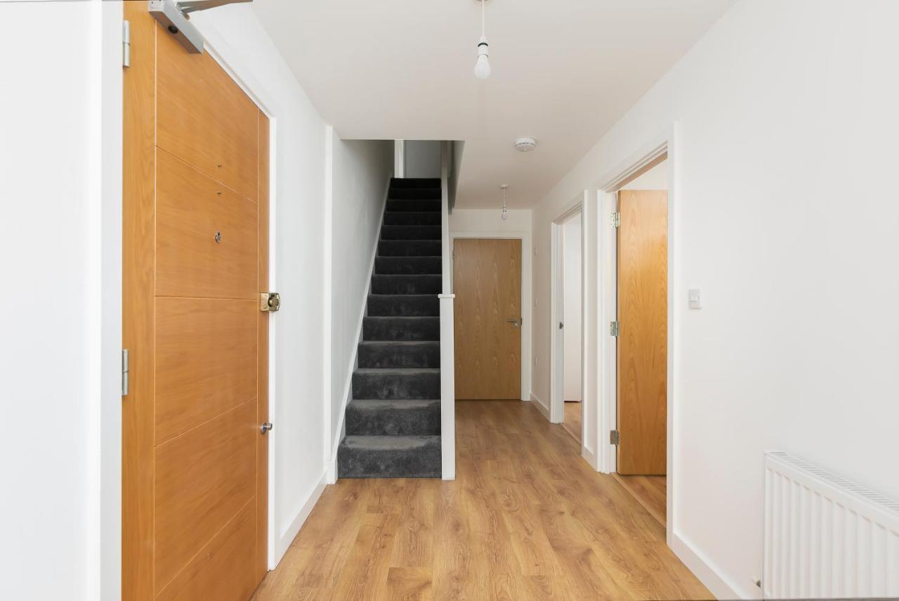 Skyvillion - 4 Bed Luxury Apartment With Balcony & Parking Enfield Exteriér fotografie