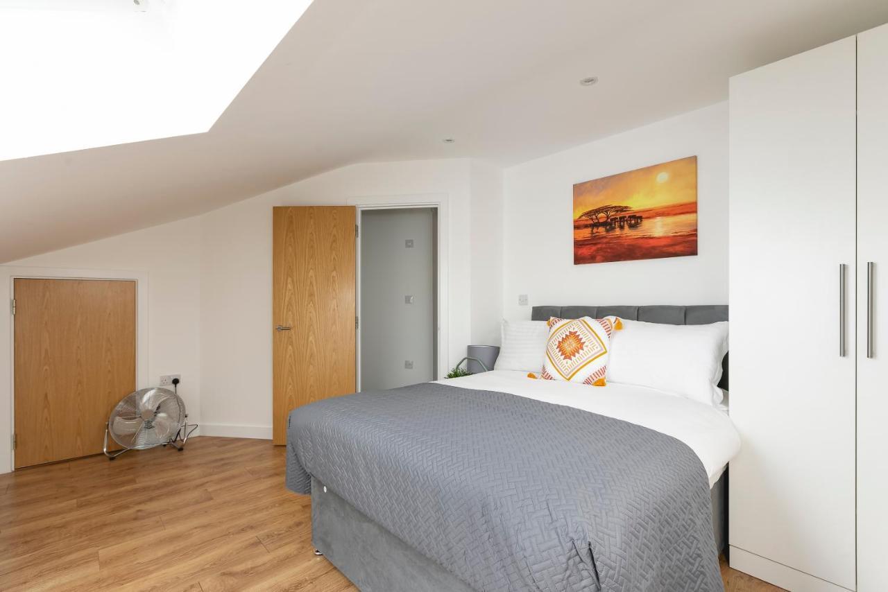Skyvillion - 4 Bed Luxury Apartment With Balcony & Parking Enfield Exteriér fotografie