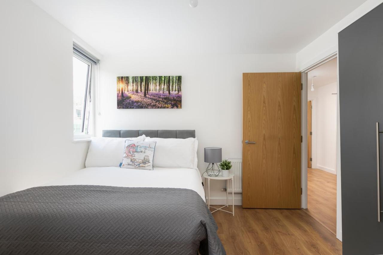Skyvillion - 4 Bed Luxury Apartment With Balcony & Parking Enfield Exteriér fotografie