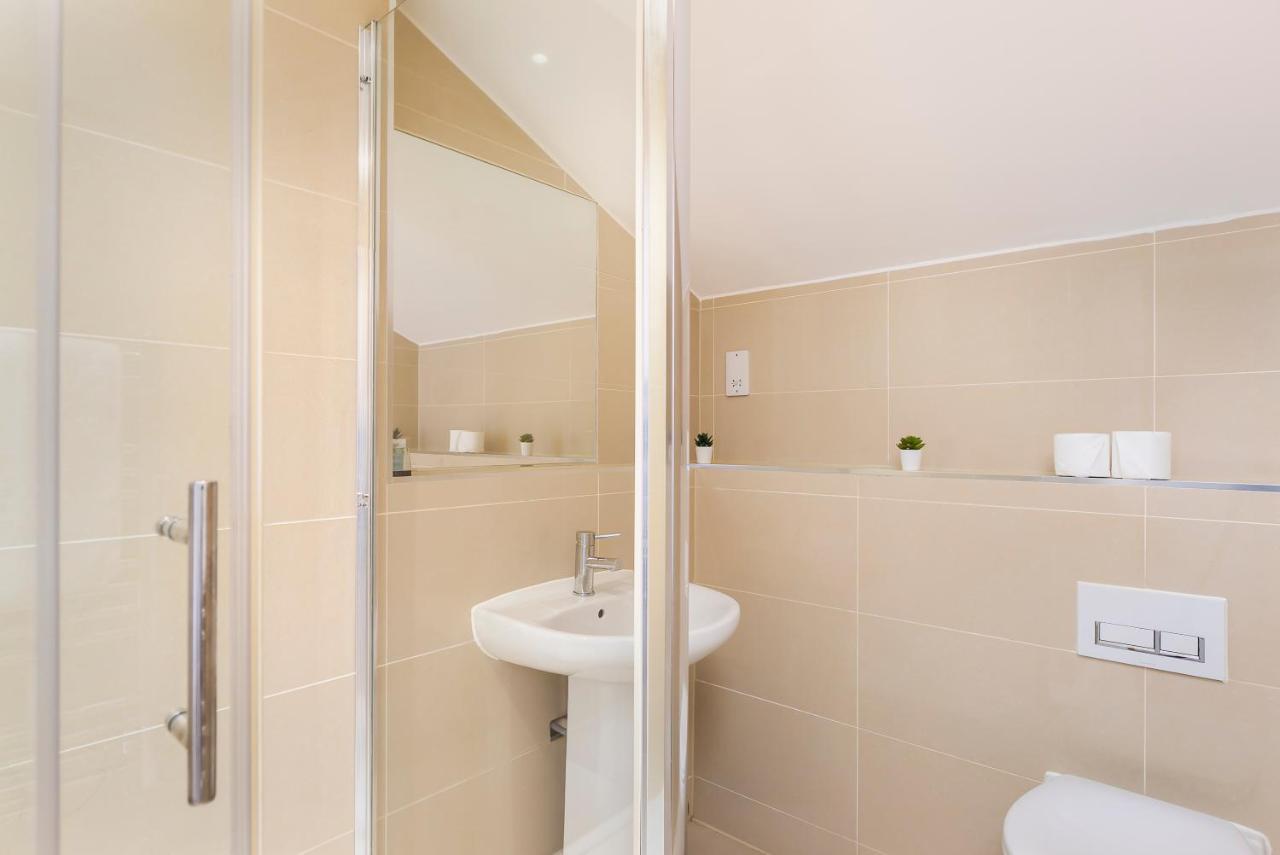 Skyvillion - 4 Bed Luxury Apartment With Balcony & Parking Enfield Exteriér fotografie
