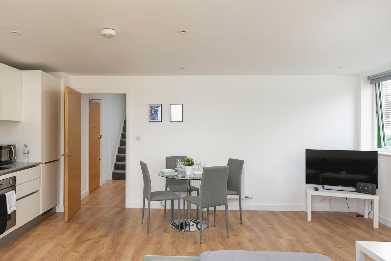 Skyvillion - 4 Bed Luxury Apartment With Balcony & Parking Enfield Exteriér fotografie