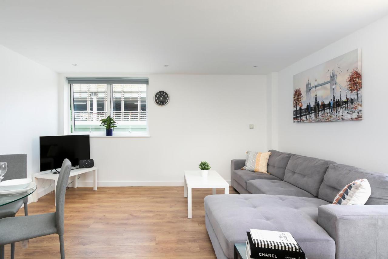 Skyvillion - 4 Bed Luxury Apartment With Balcony & Parking Enfield Exteriér fotografie