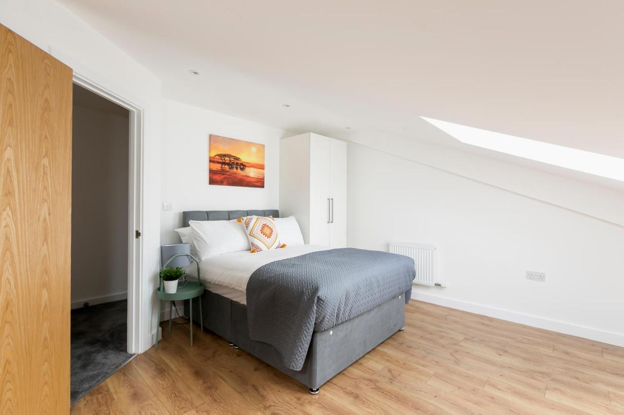 Skyvillion - 4 Bed Luxury Apartment With Balcony & Parking Enfield Exteriér fotografie