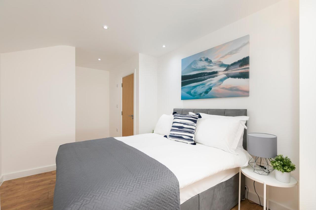 Skyvillion - 4 Bed Luxury Apartment With Balcony & Parking Enfield Exteriér fotografie