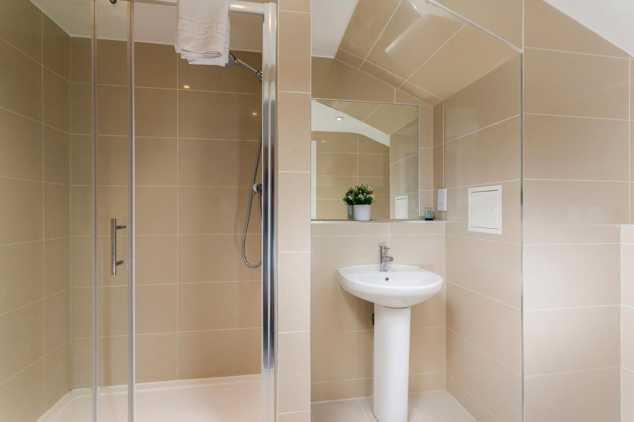 Skyvillion - 4 Bed Luxury Apartment With Balcony & Parking Enfield Exteriér fotografie